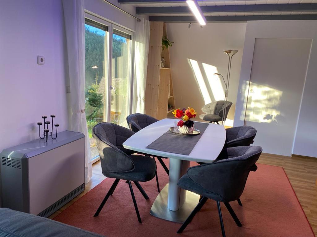 Haus Adler - Komplettes Ferienhaus Am Badesee Erzgrube Eksteriør bilde